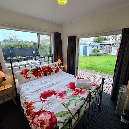 Central Masterton Sleepout Extérieur photo